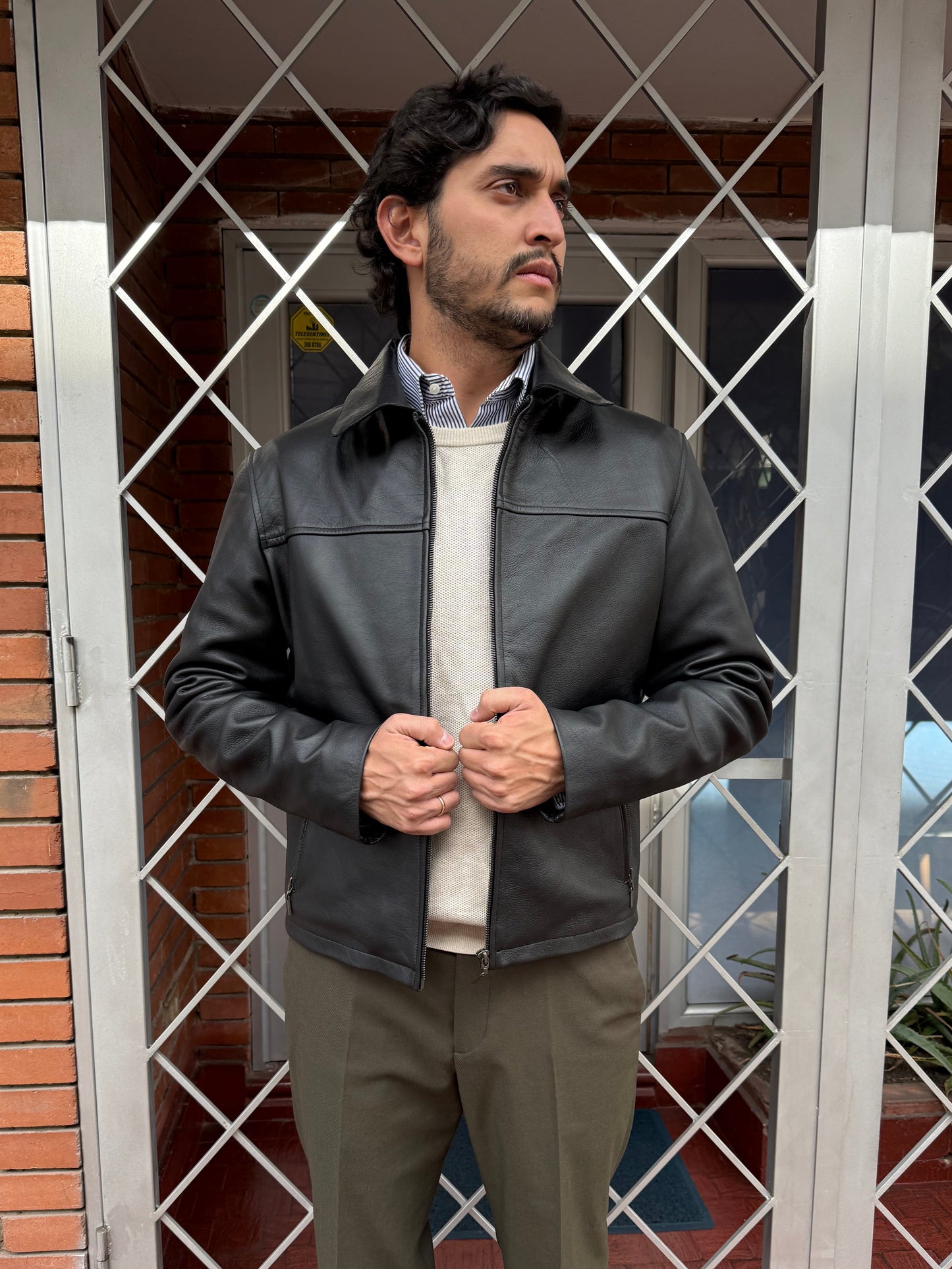 Motera Vintage - Cuero Negro